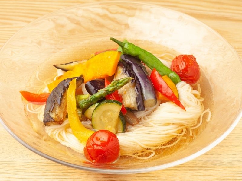 夏休みの昼ごはんは麺料理で乗り切る！簡単アレンジと1週間のストック術