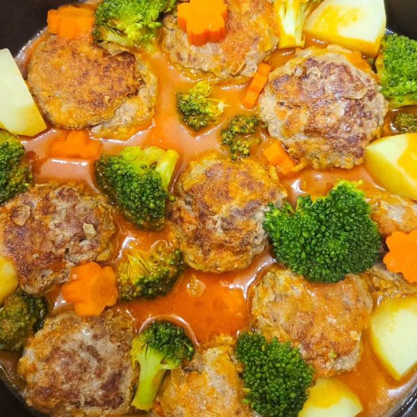 トマトの煮込みハンバーグ