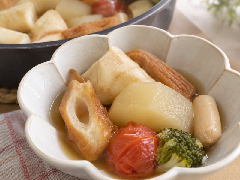 いつものおでんを洋風に！コンソメと塩麹の洋風おでん｜大根の下ゆではレンジで簡単